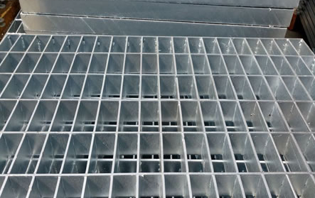 鋼格柵G503/30/50W熱浸鋅對插型格柵，適用于脫硫塔平臺